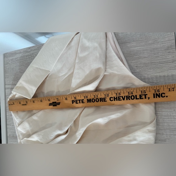 The Sei Asymmetrical Pleat Top Cream One Shoulder NWT Size 6 Designer Blouse - Picture 8 of 10